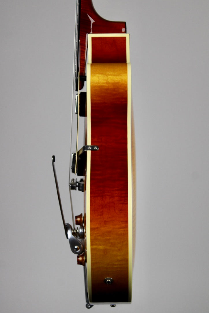 Godin Archtop 5th Avenue Uptown Bigsby - Flame Maple Sunrise (used)