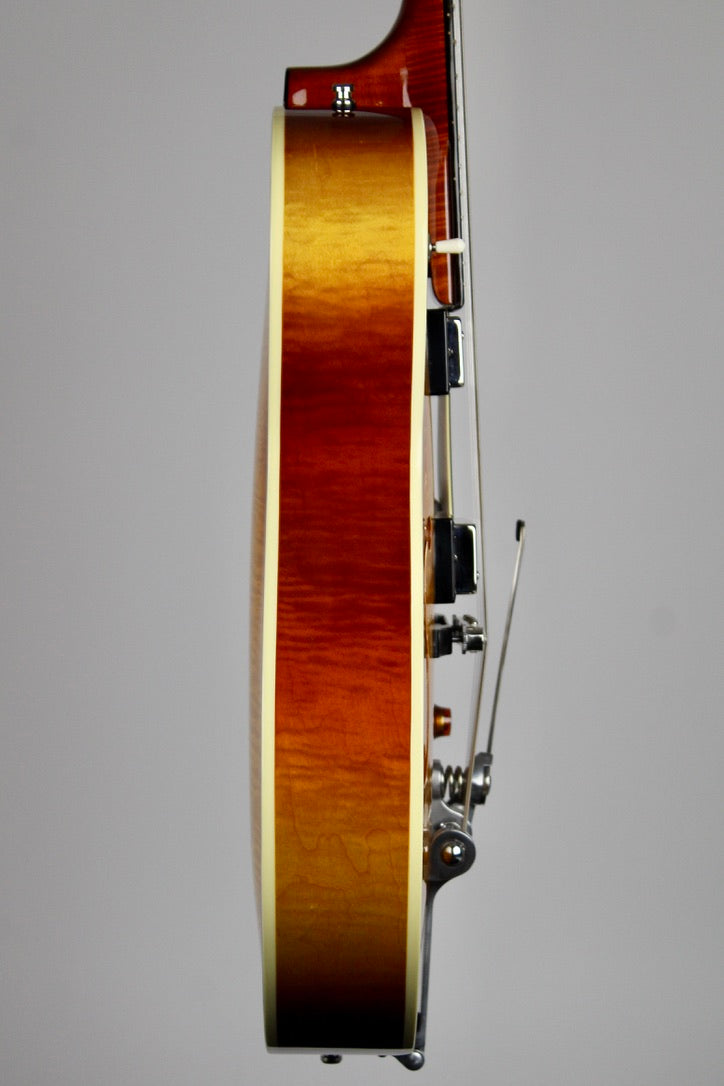 Godin Archtop 5th Avenue Uptown Bigsby - Flame Maple Sunrise (used)