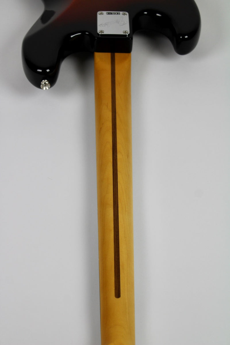 Fender Fender American Professional Classic Jazz Bass - 3-Color Sunburst w/Gig Bag (0198640300)