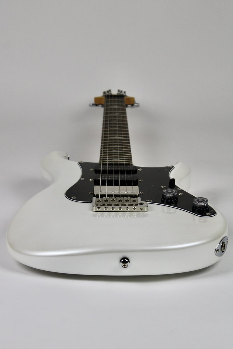 PRS SE Studio Standard - Pearl White w/Gig Bag (113981:WP)