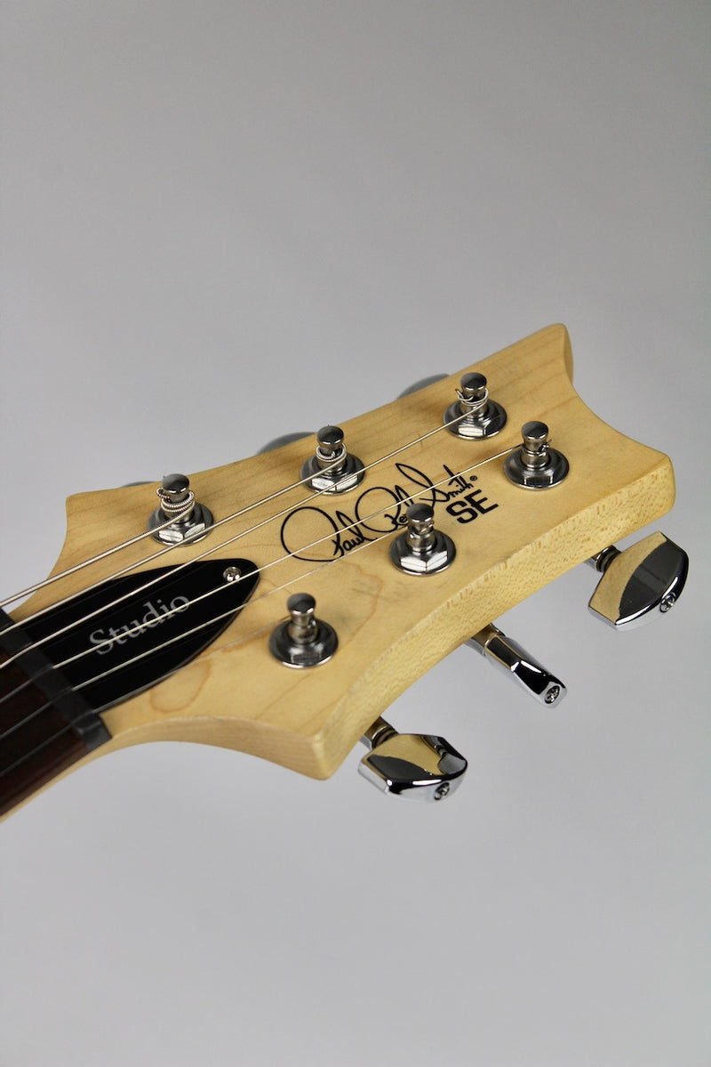 PRS SE Studio Standard - Pearl White w/Gig Bag (113981:WP)