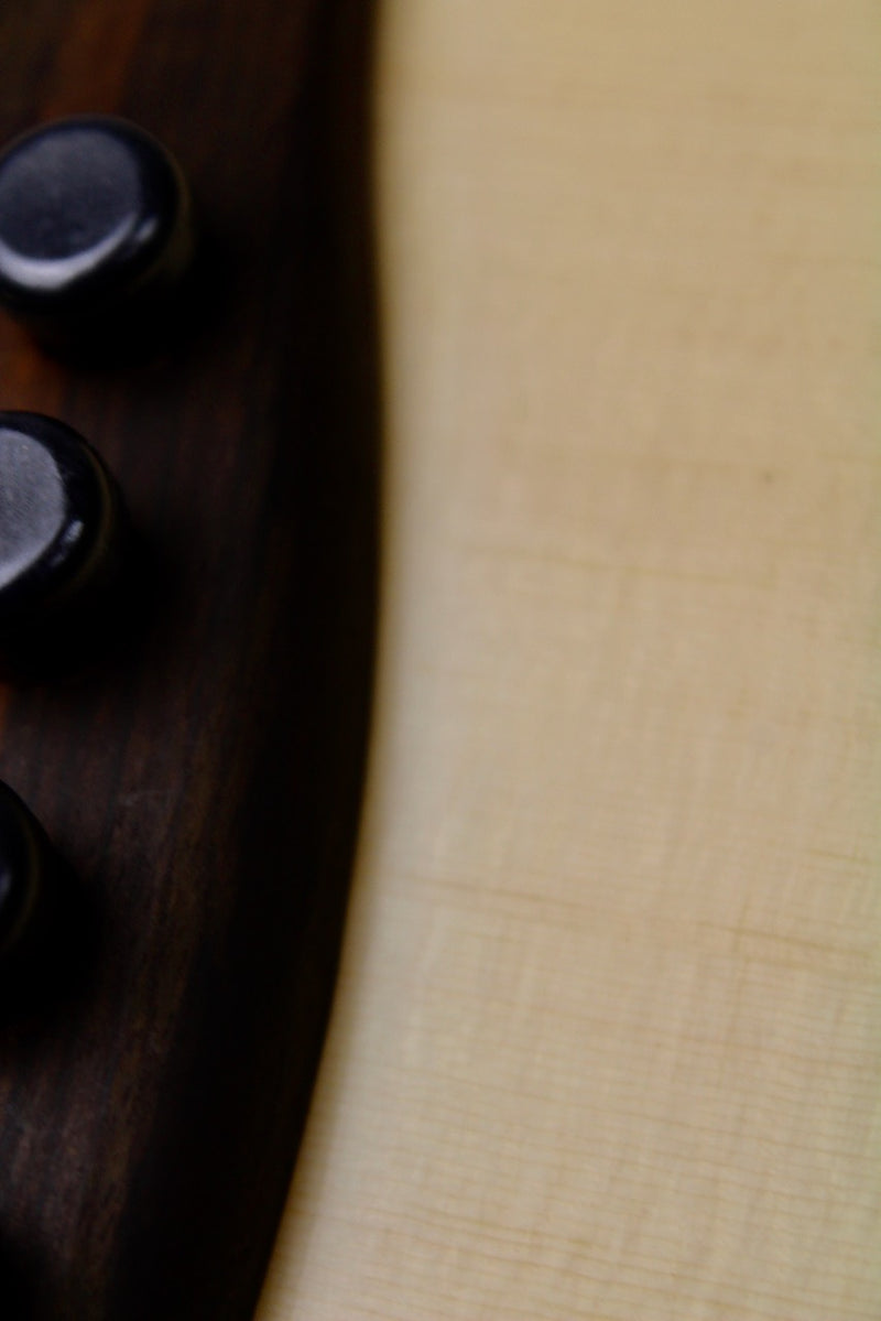 Godin A4 Ultra Fretless Bass Guitar - Natural (Second Factory) w/Gig Bag (050796F)