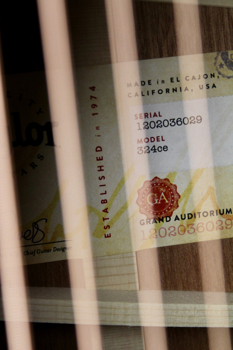 Taylor Next Generation 324ce - Shaded Edgeburst avec Étui Rigide