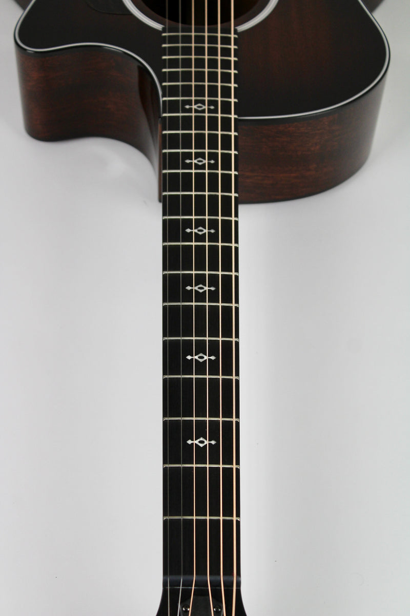 Taylor Next Generation 324ce - Shaded Edgeburst avec Étui Rigide