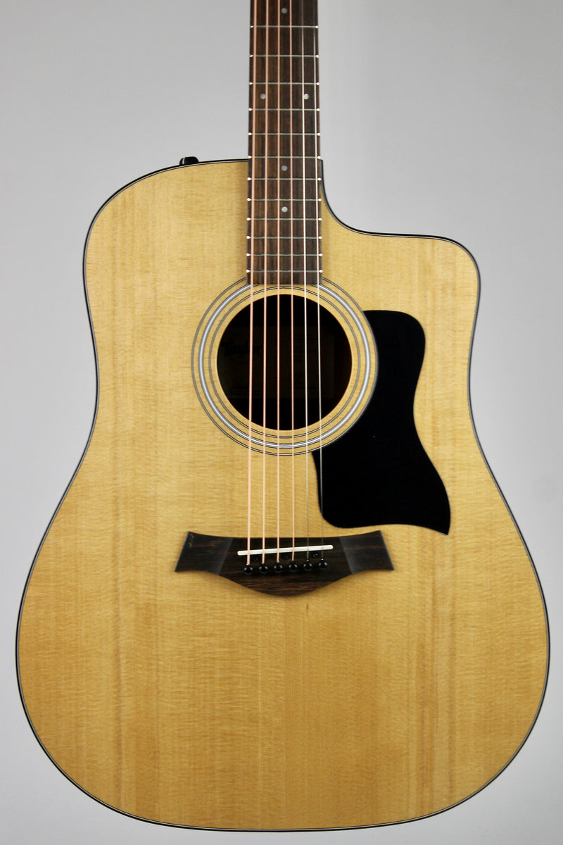 Taylor 110ce avec étui souple