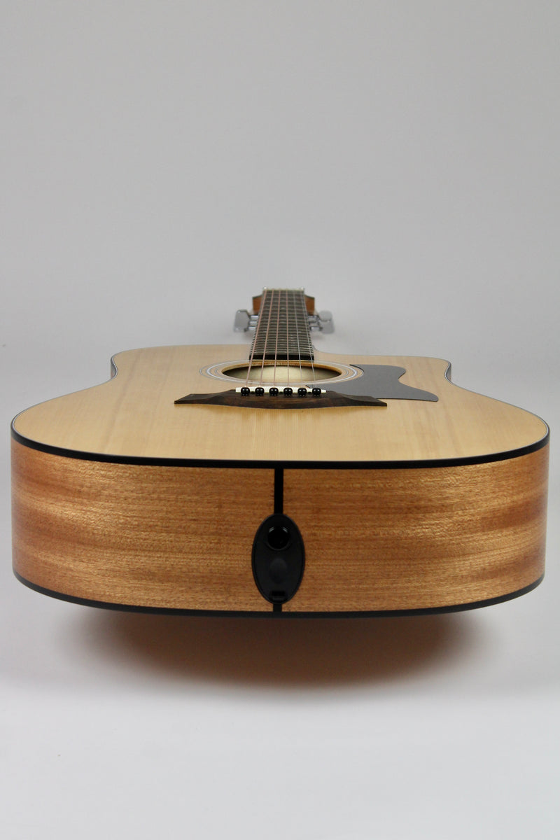 Taylor 110ce avec étui souple