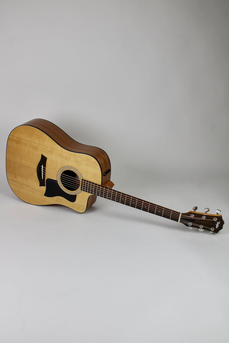 Taylor 110ce avec étui souple