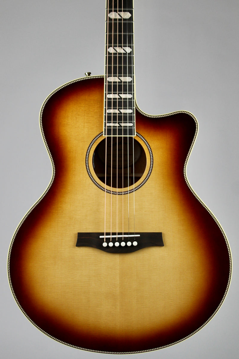 Godin Connaisseur MJ Sunsetburst Maho (demo)