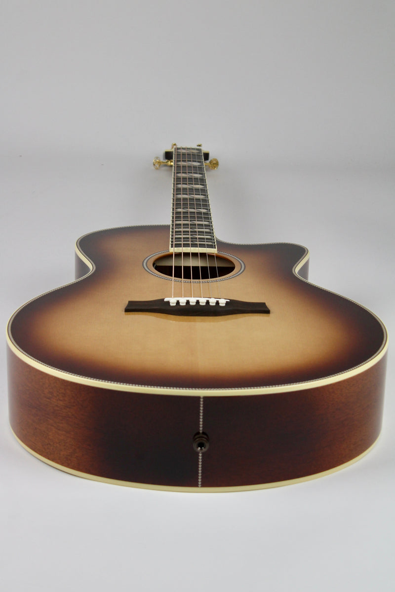 Godin Connaisseur MJ Sunsetburst Maho (demo)