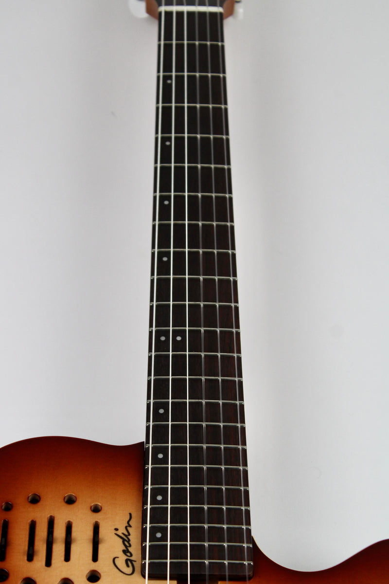 Godin Multiac Encore Nylon Table en Épinette - Sunburst (démo)