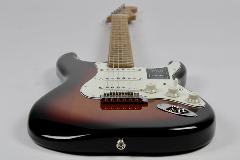Fender Limited Edition Player Stratocaster Roasted Maple Neck Maple Fingerboard 3-Color Sunburst (0144580500)