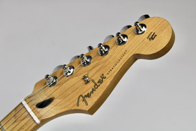 Fender Limited Edition Player Stratocaster Roasted Maple Neck Maple Fingerboard 3-Color Sunburst (0144580500)