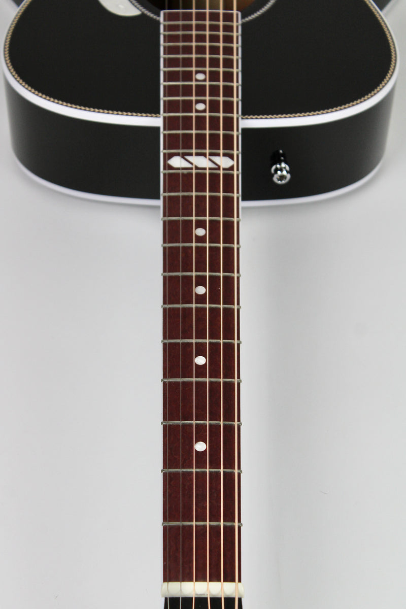 Seagull Artist Tuxedo black Anthem EQ Black (demo)