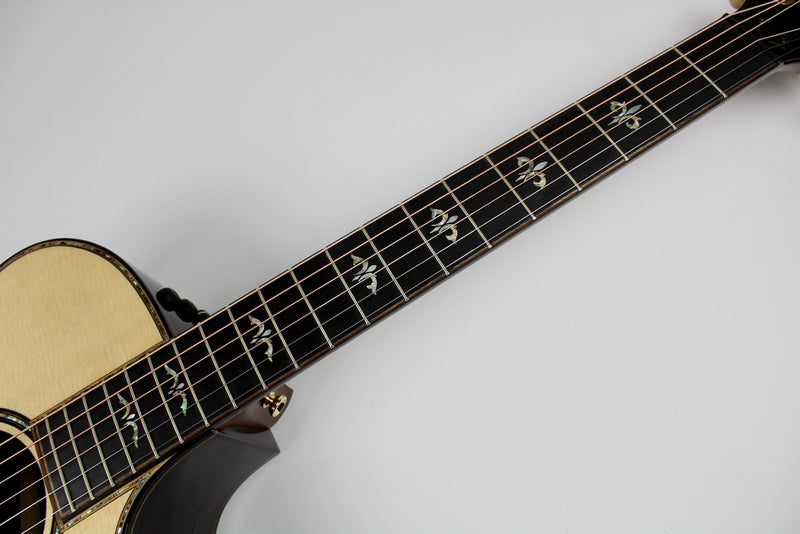 Taylor 914ce - Natural Sitka Spruce w/OHSC