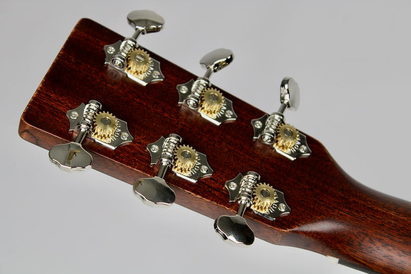 Martin DE Retro Plus Mahogany Road Series w/Gig Bag (DERETROPLUS)