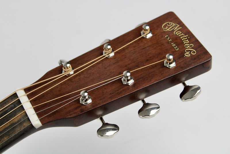 Martin DE Retro Plus Mahogany Road Series w/Gig Bag (DERETROPLUS)