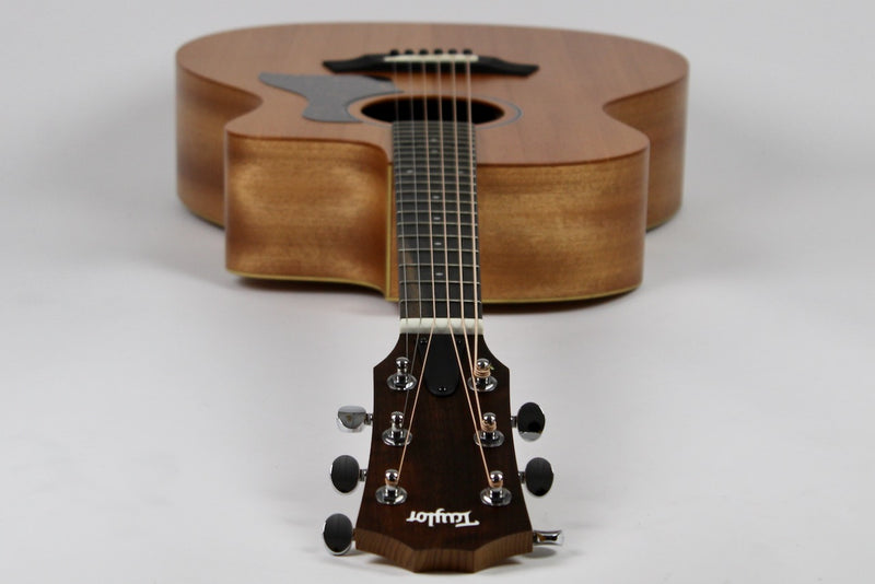 Taylor 24ce Grand Auditorium w/Gig Bag