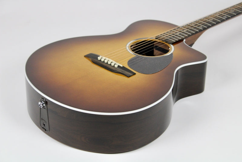 Martin SC-13E Special Burst w/Gig Bag