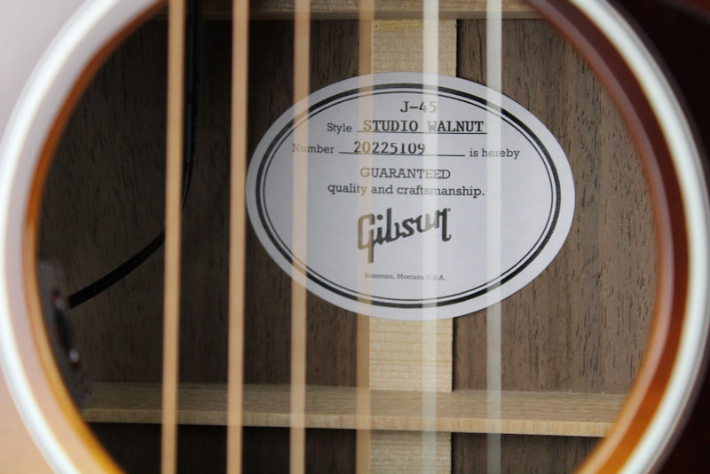 Gibson J-45 Studio Walnut - Walnut Burst w/OHSC (MCRS4SWSWBG)