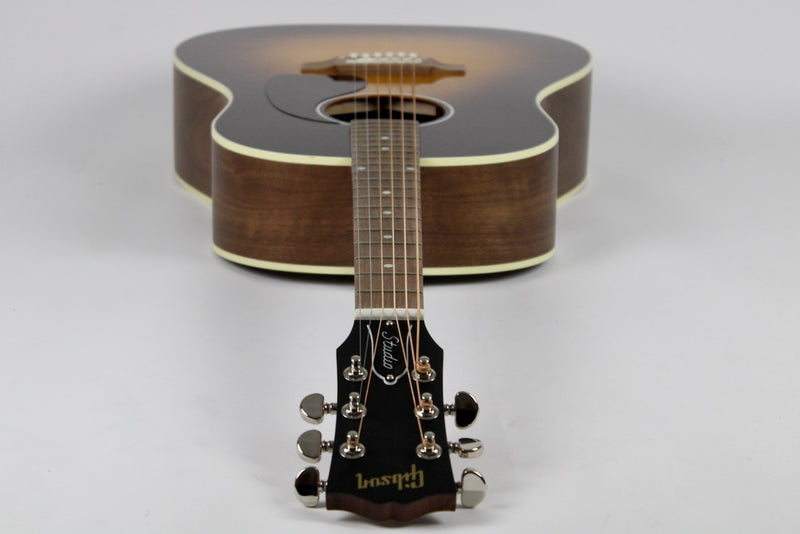 Gibson J-45 Studio Walnut - Walnut Burst w/OHSC (MCRS4SWSWBG)