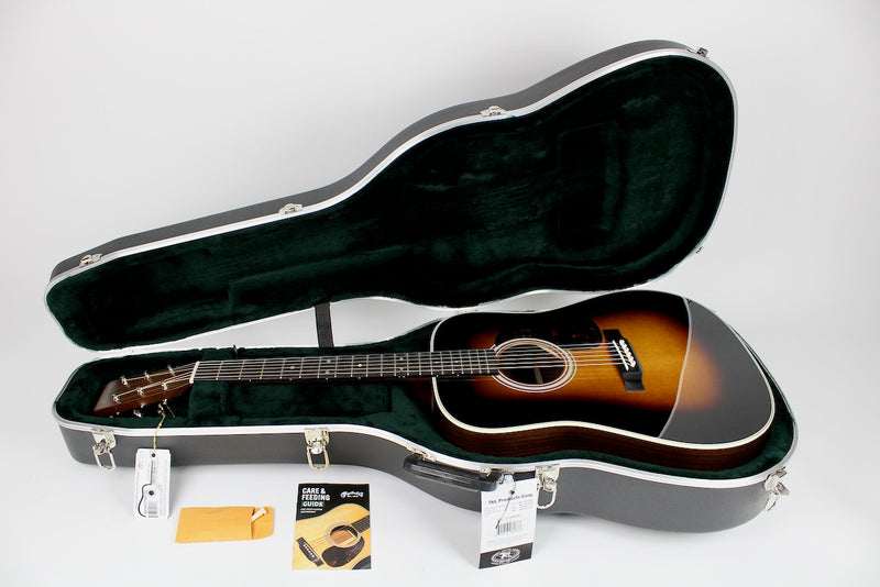 Martin D-28 Sunburst w/OHSC (102017D28SUNBURST)