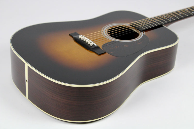 Martin D-28 Sunburst w/OHSC (102017D28SUNBURST)