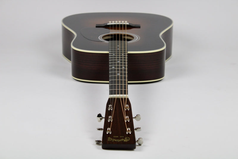 Martin D-28 Sunburst w/OHSC (102017D28SUNBURST)