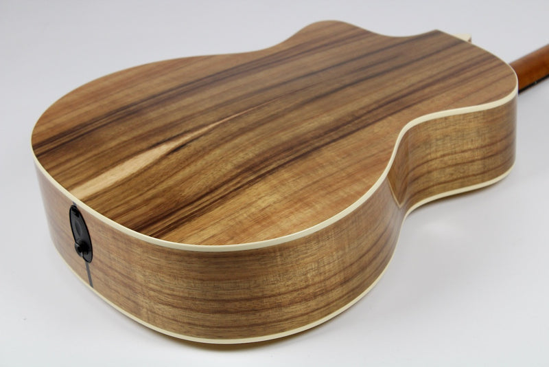 Taylor 214ce-K Deluxe Natural w/OHSC