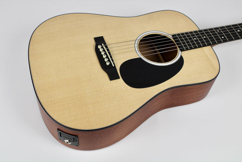 Martin D Jr-10E Spruce/Sapele Natural w/Gig Bag (DJR10E-02)