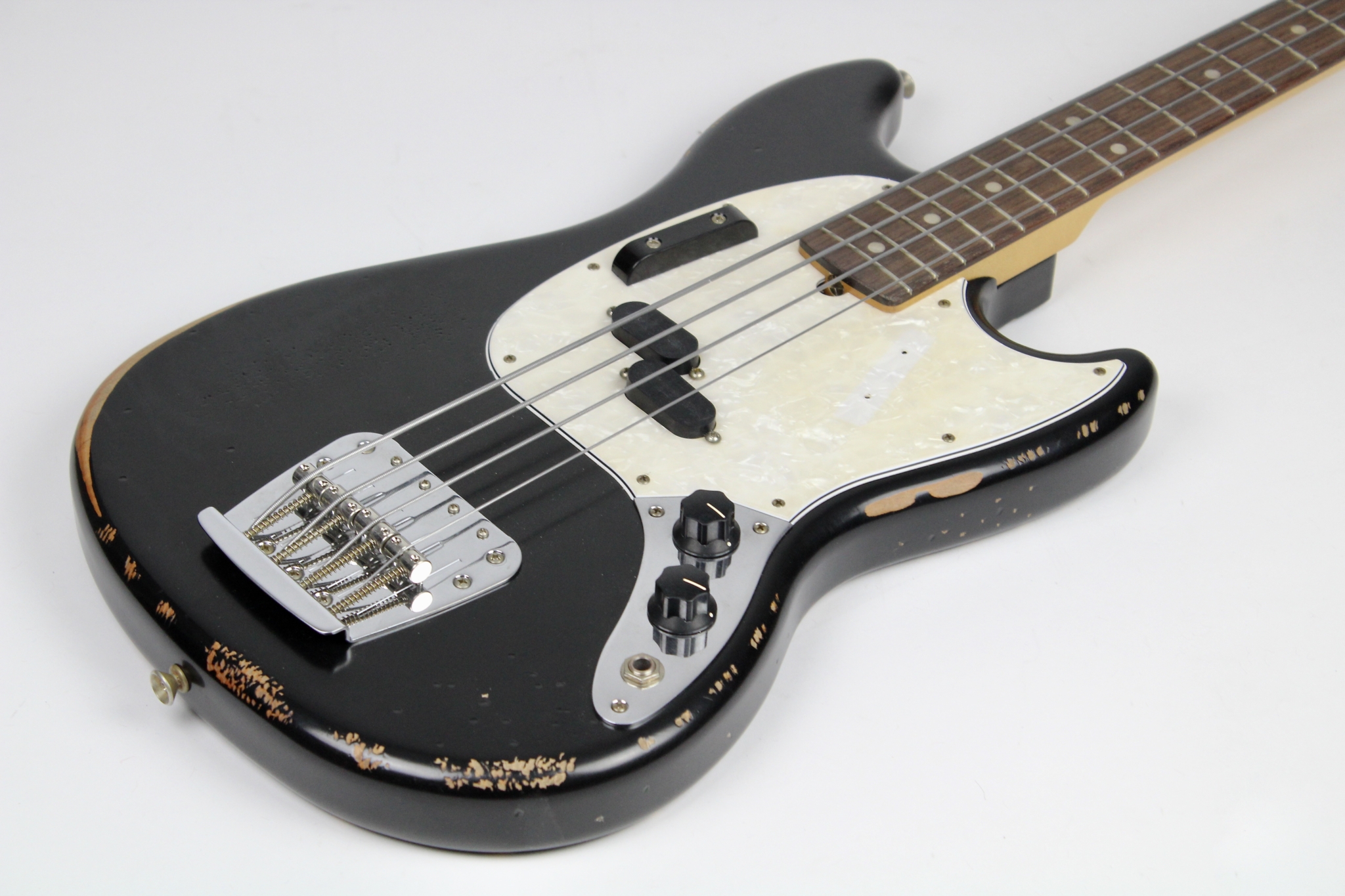 fender musicmaster bass