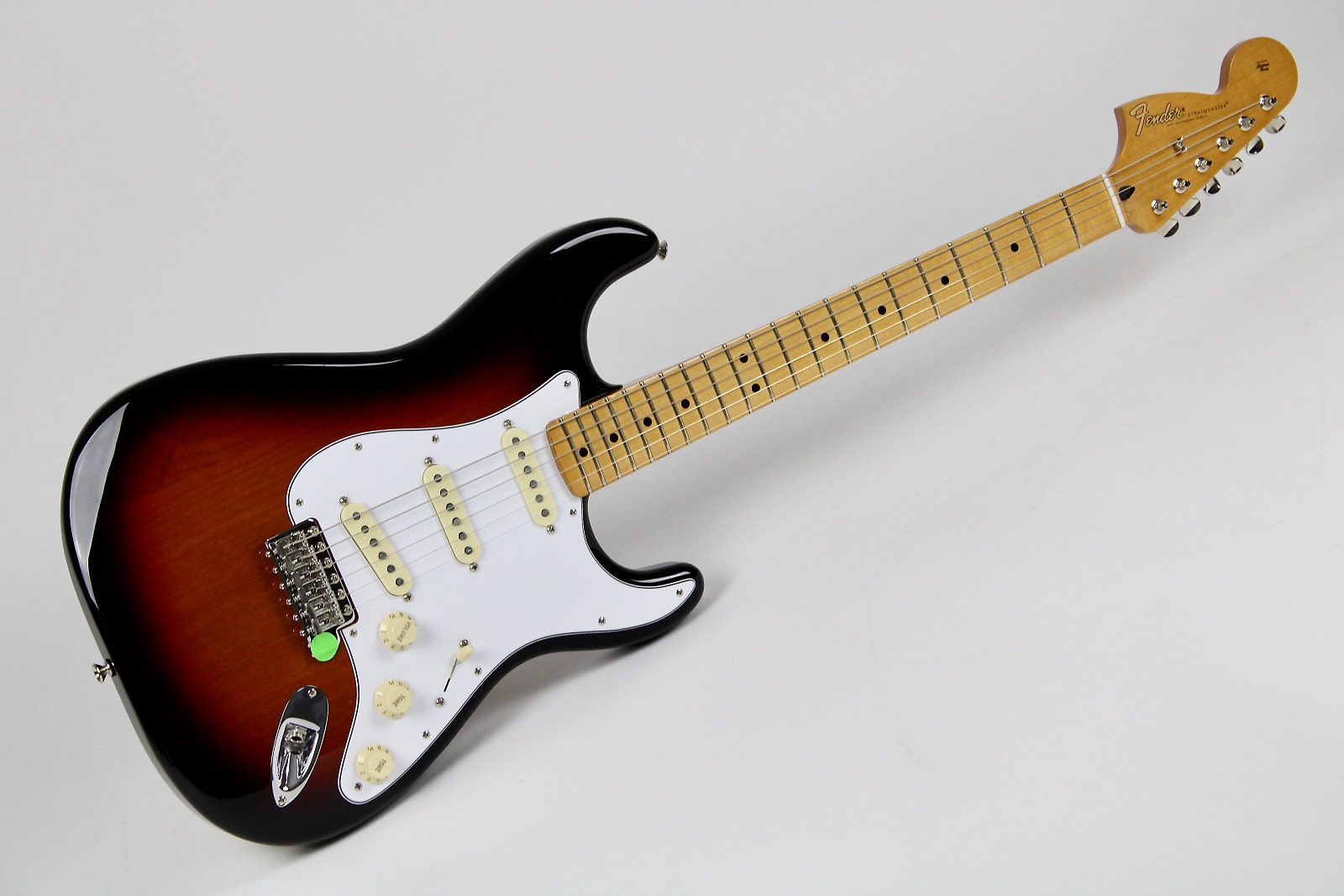 Fender Jimi Hendrix Stratocaster Maple Fingerboard 2018 3-Color Sunburst  w/Gig Bag