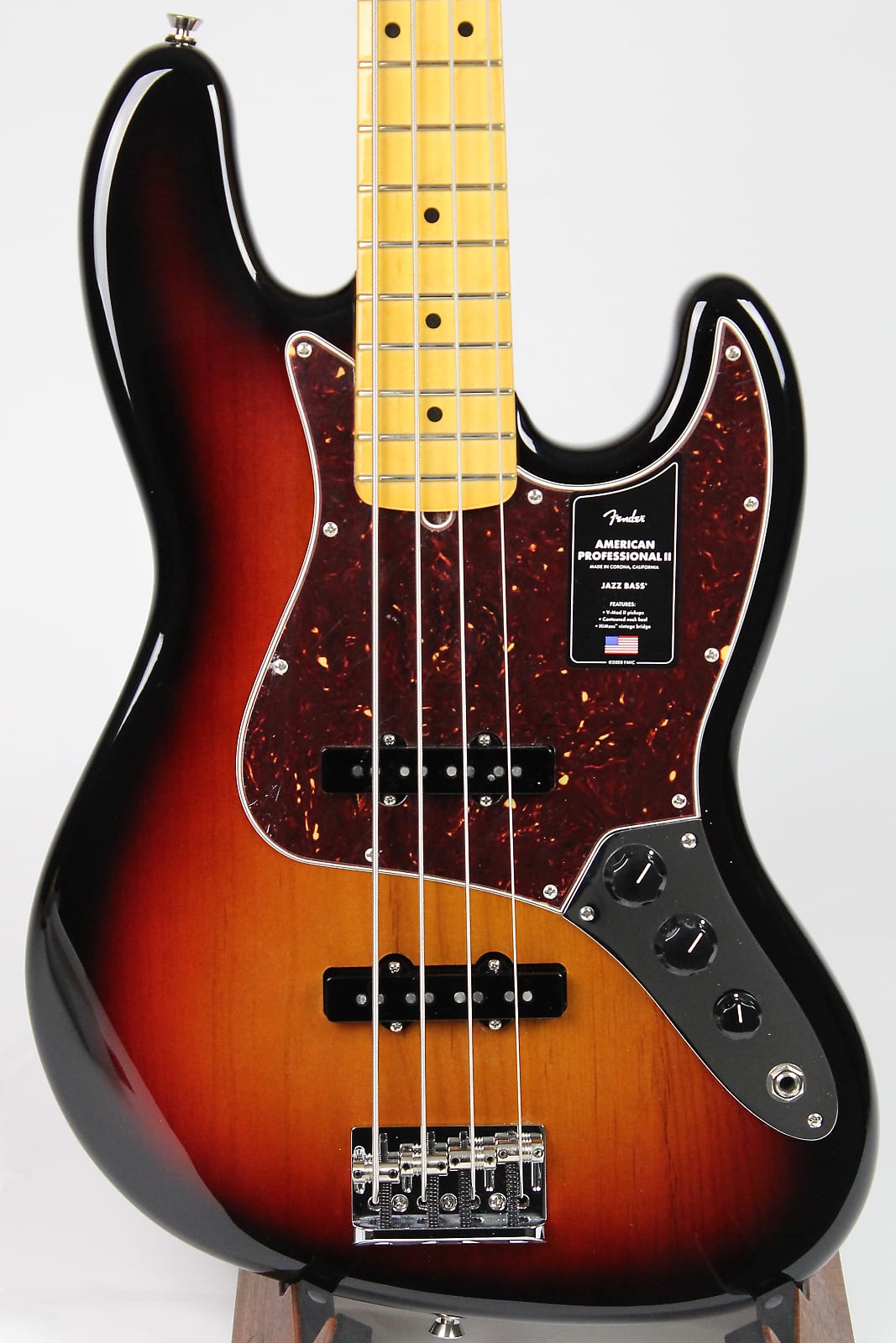 Fender American Professional II Jazz Bass Maple Fingerboard 3