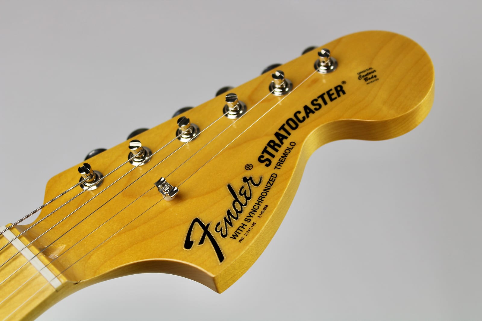 Fender JV Modified '60s Stratocaster Maple Fingerboard Olympic White w/Gig  Bag