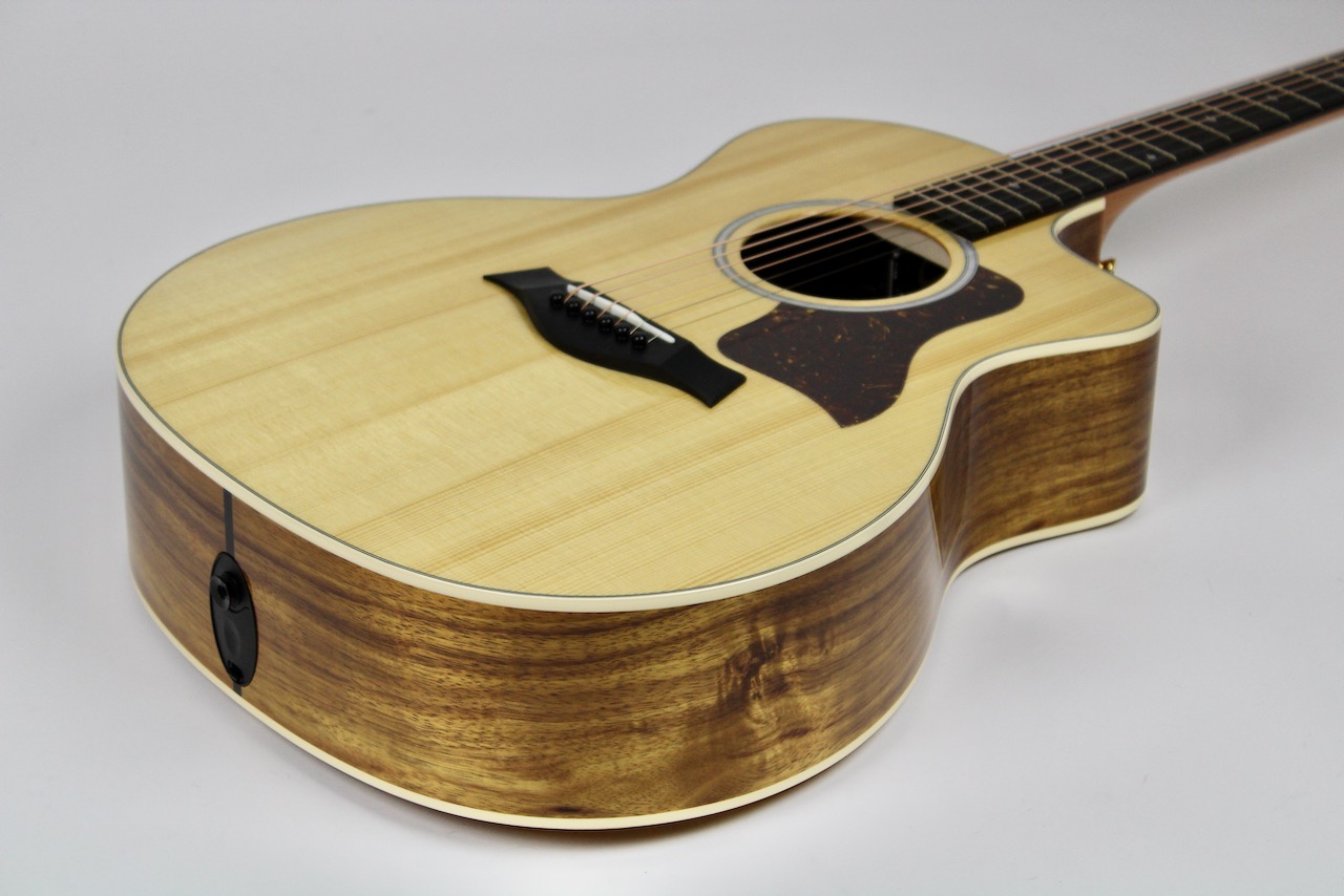 Taylor 214ce-K Deluxe Natural w/OHSC