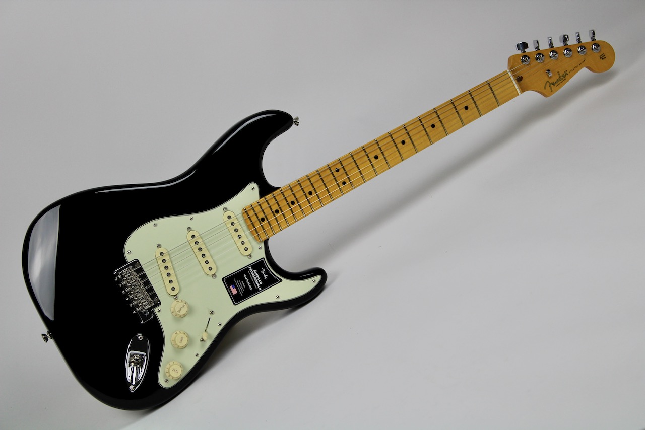 Fender American Professional II Stratocaster Maple Fingerboard Black w/OHSC  (0113902706)