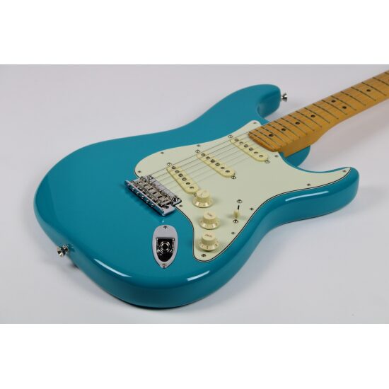 Fender American Professional II Stratocaster Maple Fingerboard Miami Blue  w/OHSC (0113902719)