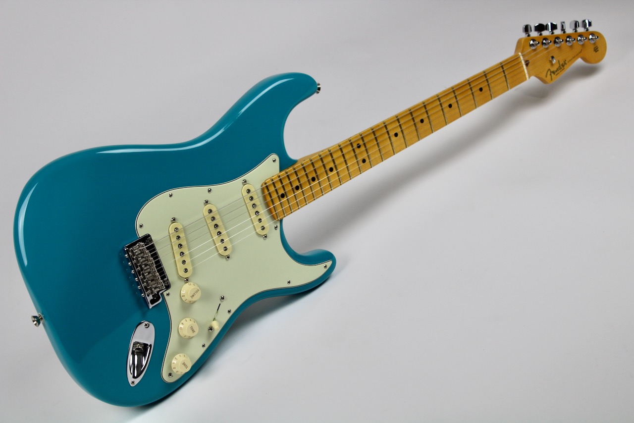 Fender American Professional II Stratocaster Maple Fingerboard Miami Blue  w/OHSC (0113902719)