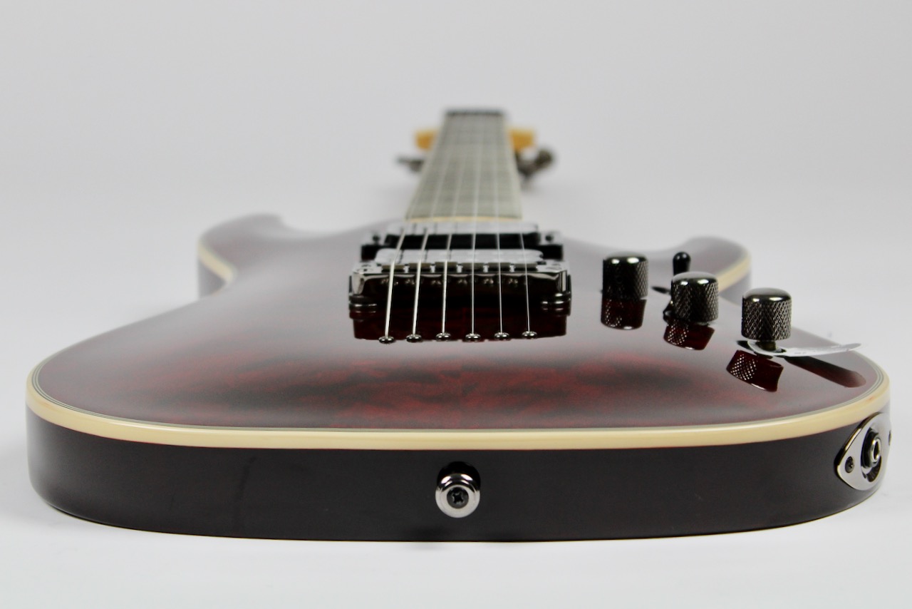 Schecter Omen Extreme-6 Black Cherry (2004-SHC) – Gerald Musique