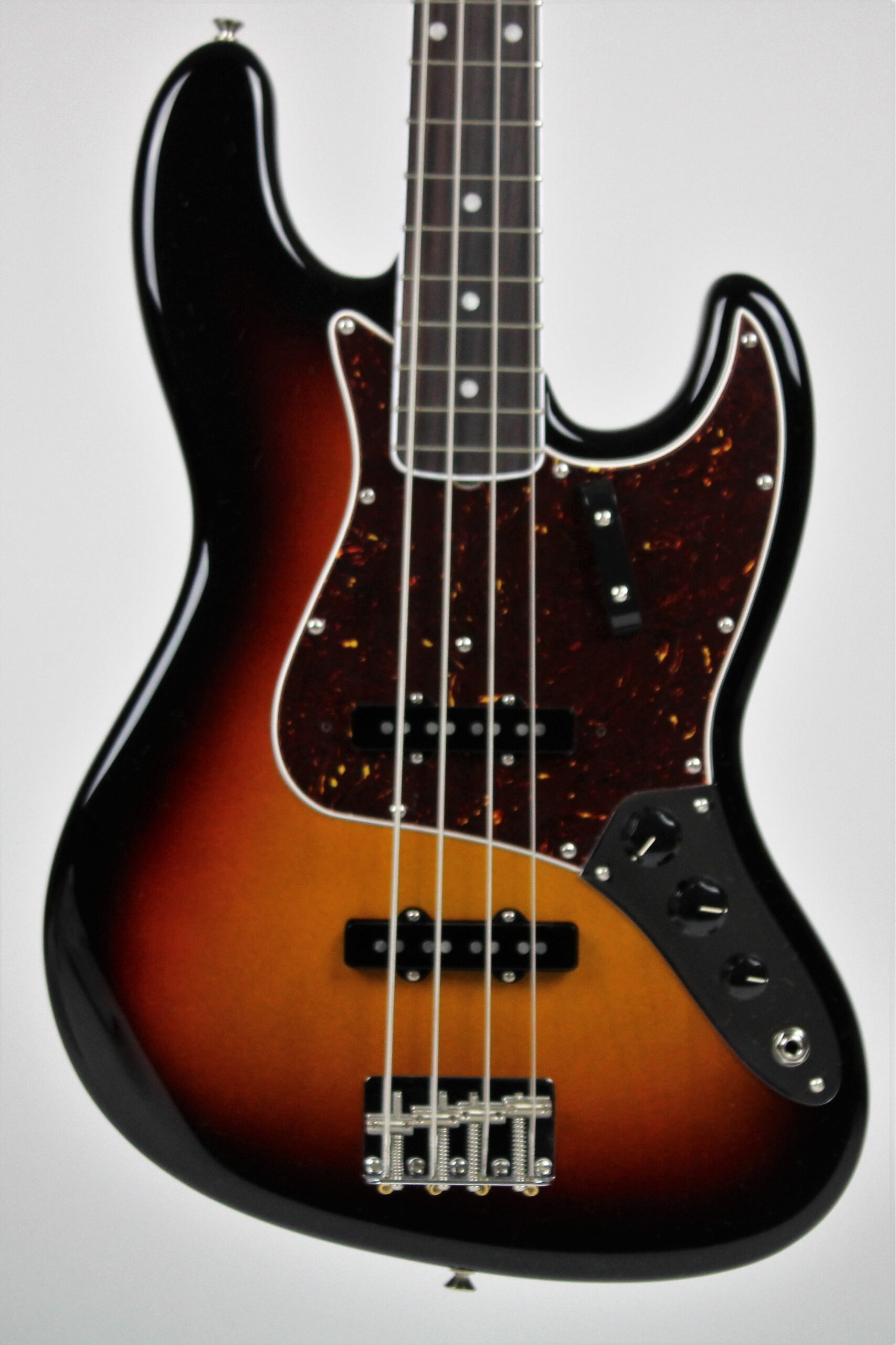 Fender AMERICAN VINTAGE II 1966 JAZZ BASS 2023 - 3-Color Sunburst W/OHSC  (0190170800)